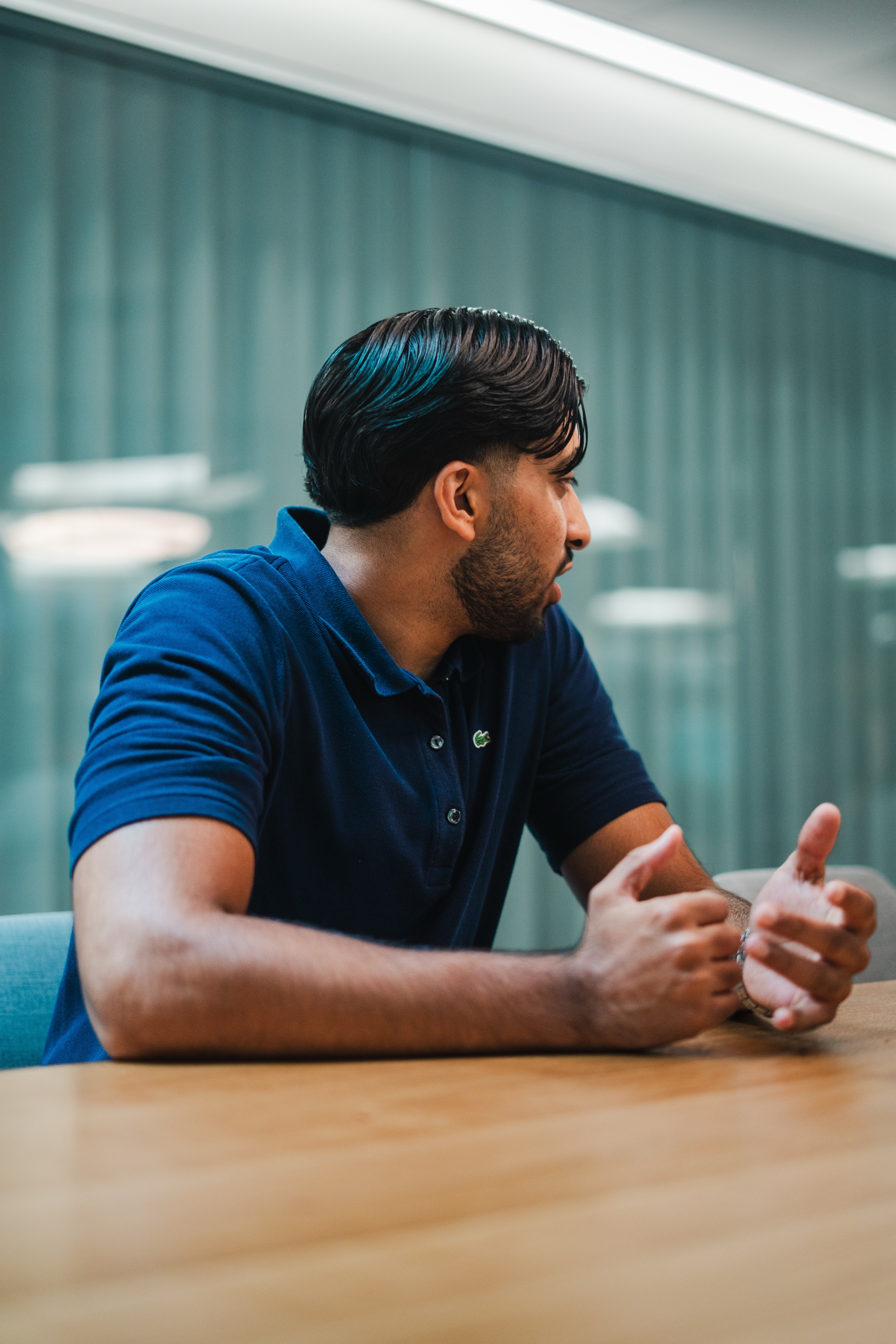 Mesam Arshad Sethi im persönlichen Austausch